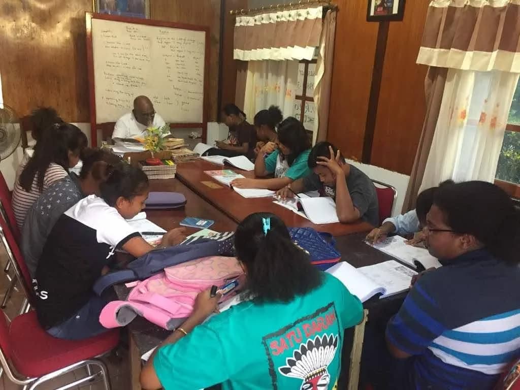 Learners and staff at Kitong Bisa Learning Center Serui